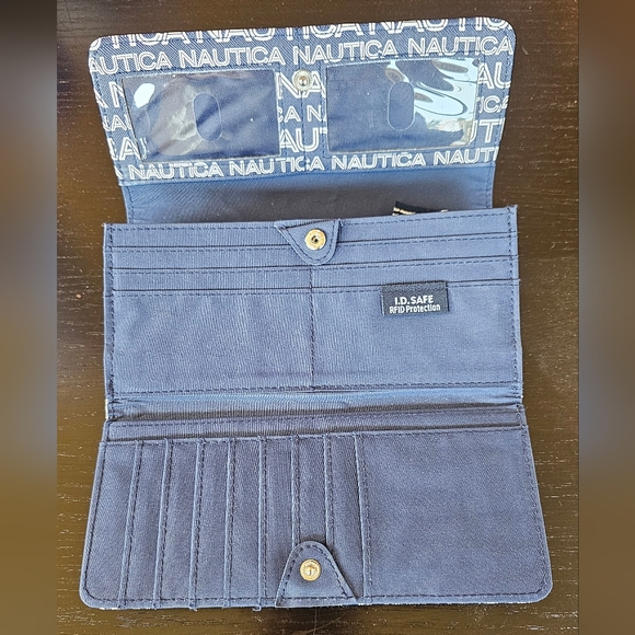 Nautica Tri-Fold Wallet With RFID Blocking Protection - Picture 2 of 4